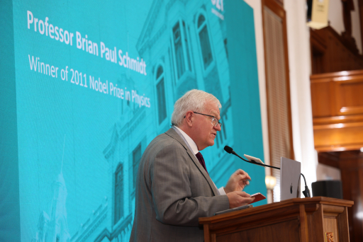 Photograph of Professor Brian Schmidt giving a talk